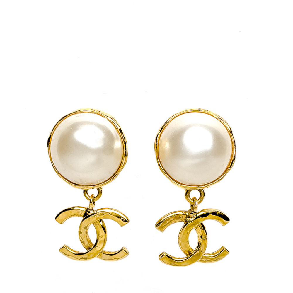 Gold CC Logo Pearl On Earrings 93A Vintage