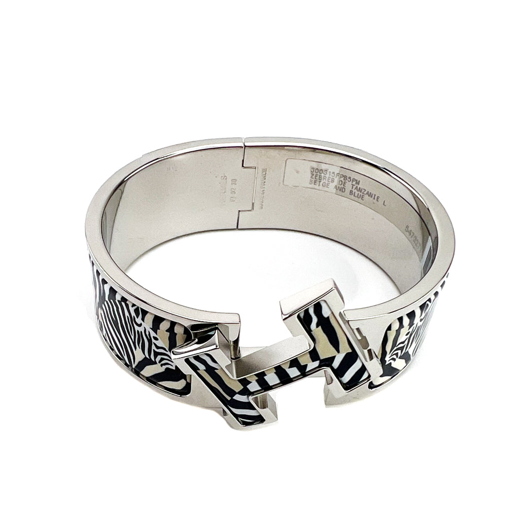 Hermes Beige and Blue Enamel Clic Clac H Zebres De Tanzanie PM Wide Bracelet