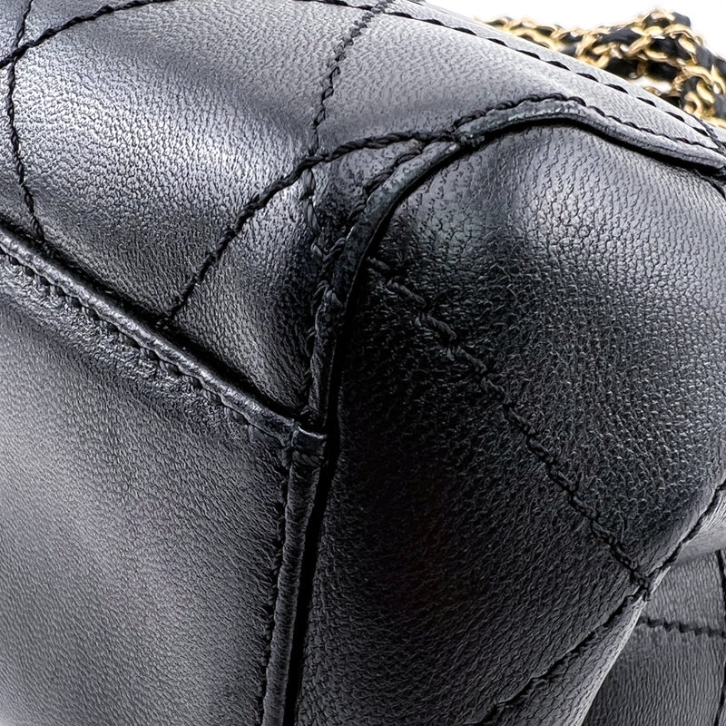CHANEL 1997-1999 Black Lambskin Leather CC Tote Bag — Garment