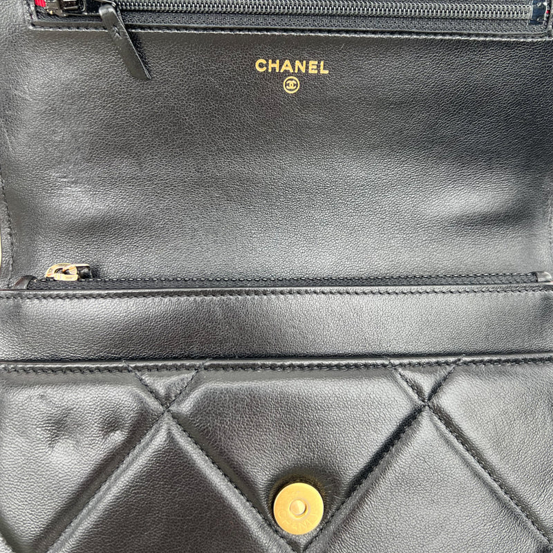 CHANEL 19 Quilted Leather Long Flap Wallet Black