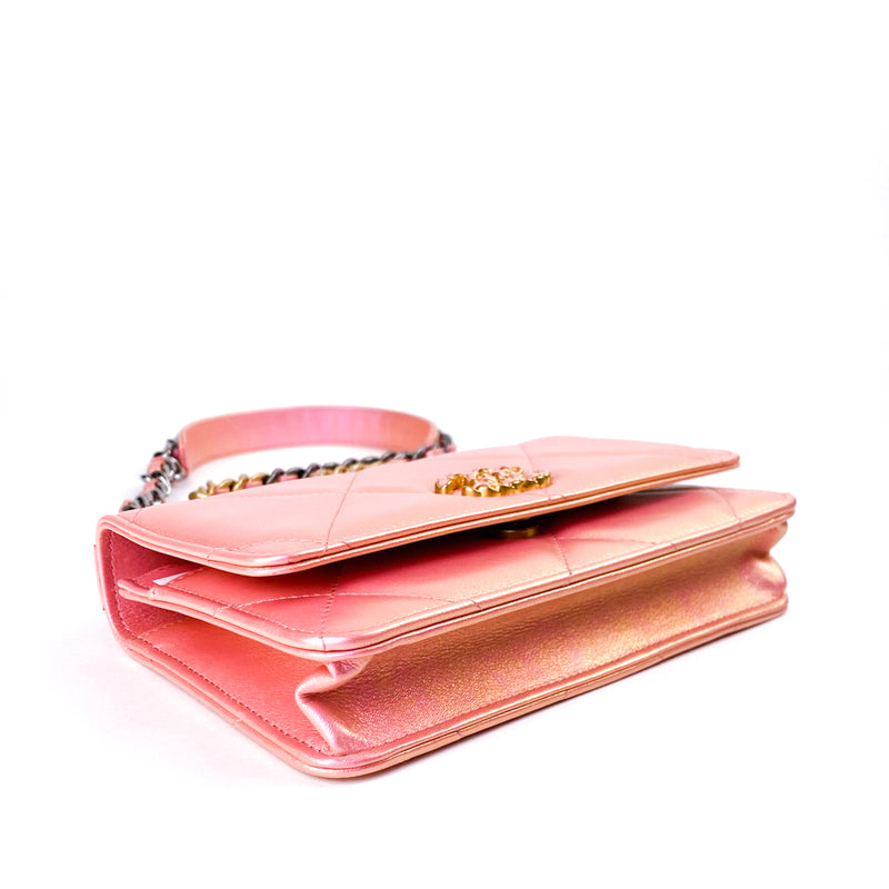 Missnine Small Wallet for Women RFID Card Holder Compact Ladies Wallet Pink Quilted Bifold Purse with ID Window and Coin Pocket