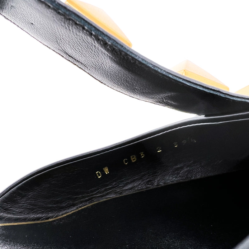 Valentino Black Leather Roman Stud Calfskin Pumps 39.5