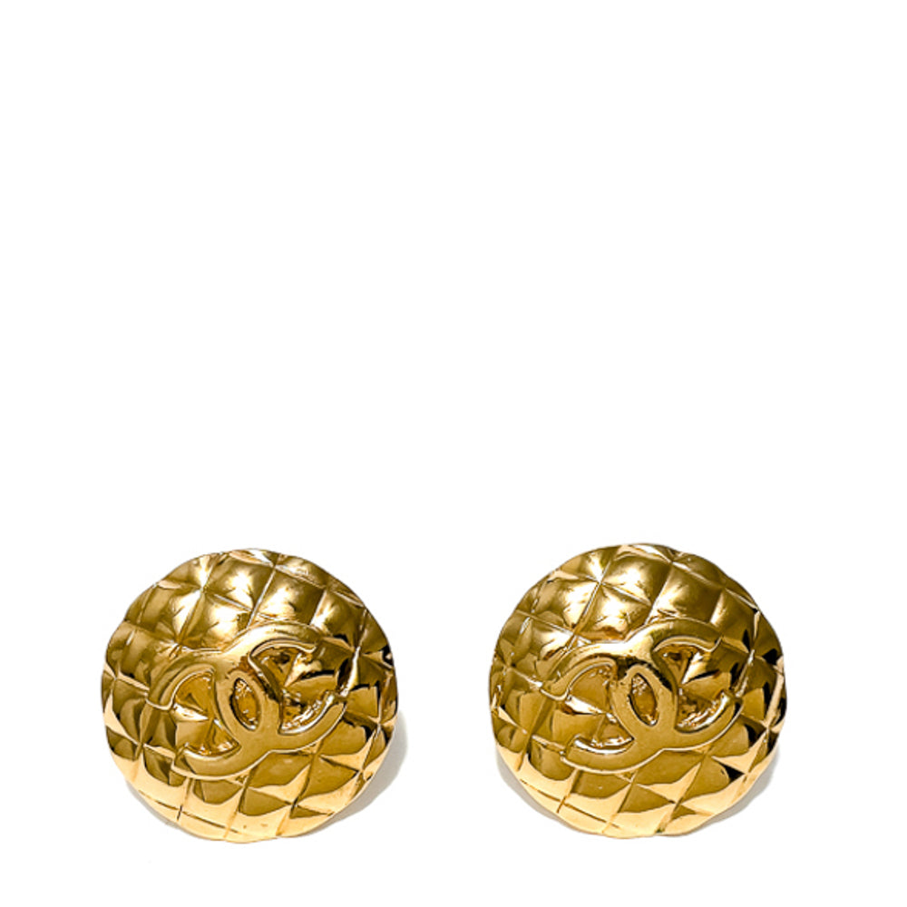 Chanel Gold CC Round Quilted Disc Clip On Earrings 93P Vintage